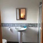 Frühstückspension Four Seasons House - Affordable&quiet In Donegal 3*