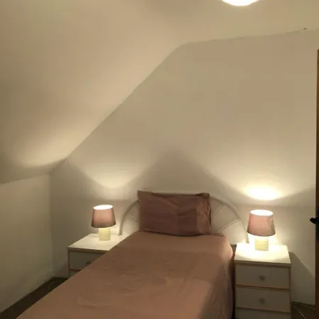 Four Seasons House 3* Milford